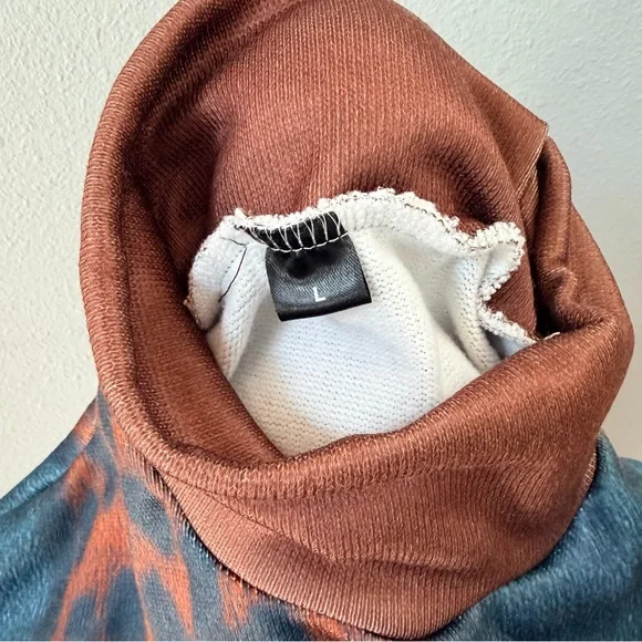 Leopard Print Turtleneck Sweater - Picture 7 of 9